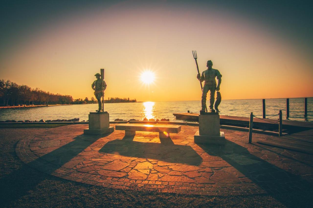 Behouse@Lake Balatonfured Luaran gambar